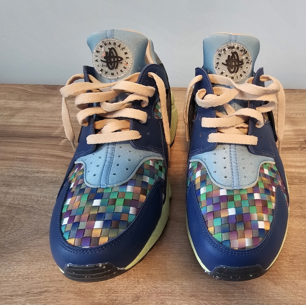 Nike multicolor men's hurache sneakers